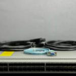 Alquiler Mensual deCisco Nexus N9K-C93180YC-FX 48-Puertos 10/25G SFP 6x 100G QSFP AFI 2 x 500W NXA-PAC-500W-PE 